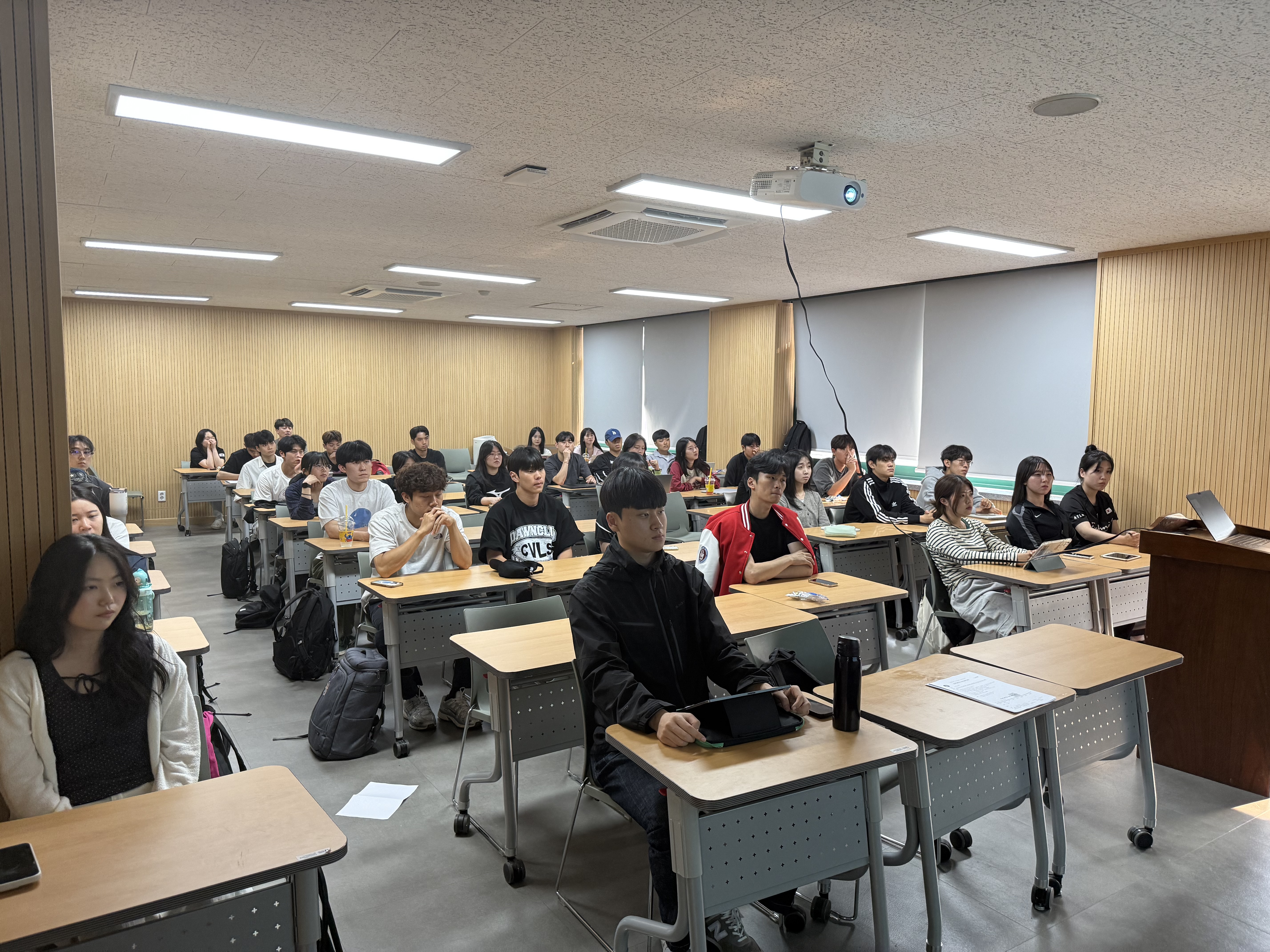 “미국 스포츠 산업 진출과 대학원 진학 전략” – 김한수 교수 초청 특강 16번째 첨부파일 이미지