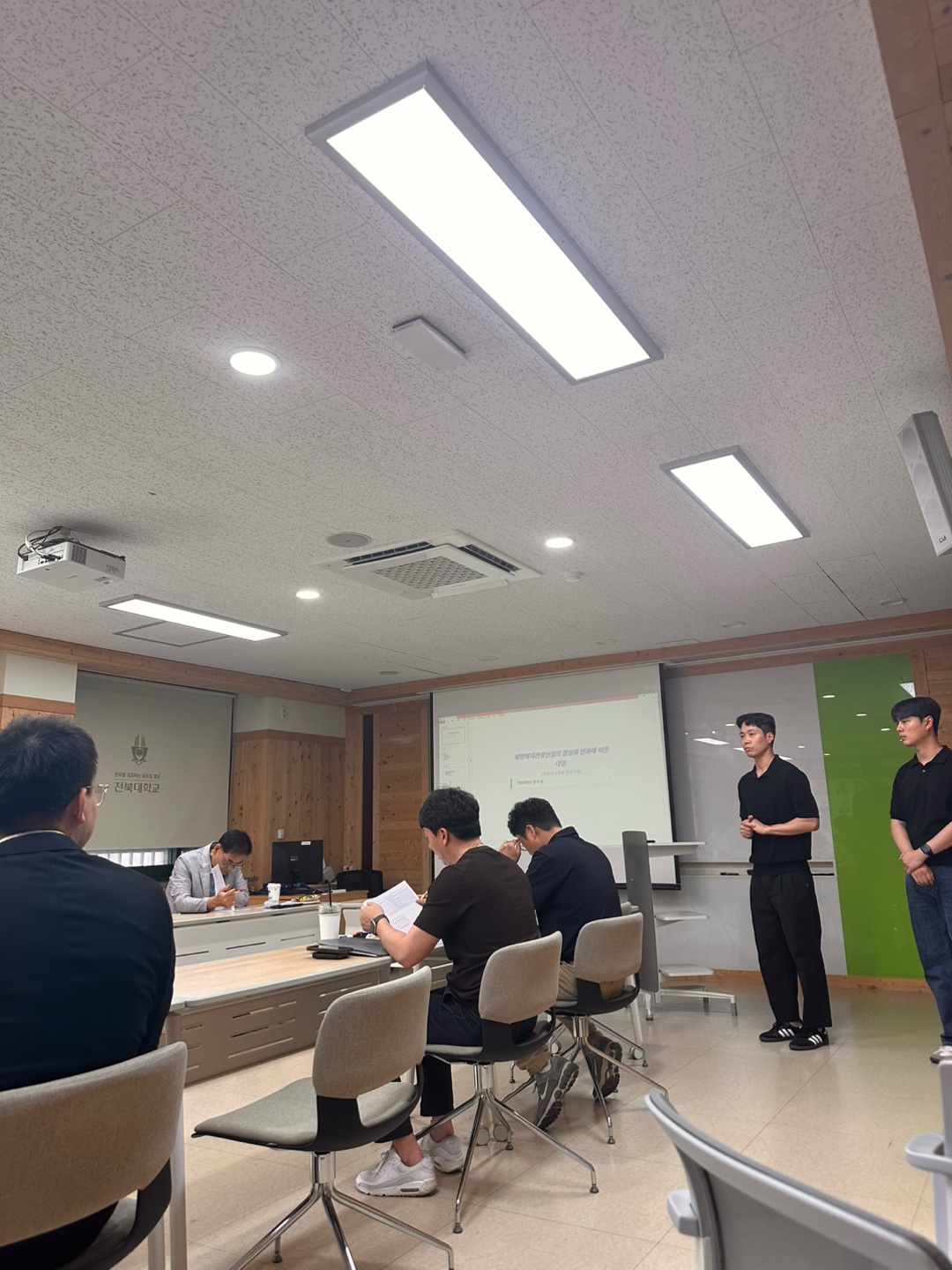 전북대 스포츠과학과, 2025학년도 1학기 2차 세미나 발표회 개최 2번째 첨부파일 이미지