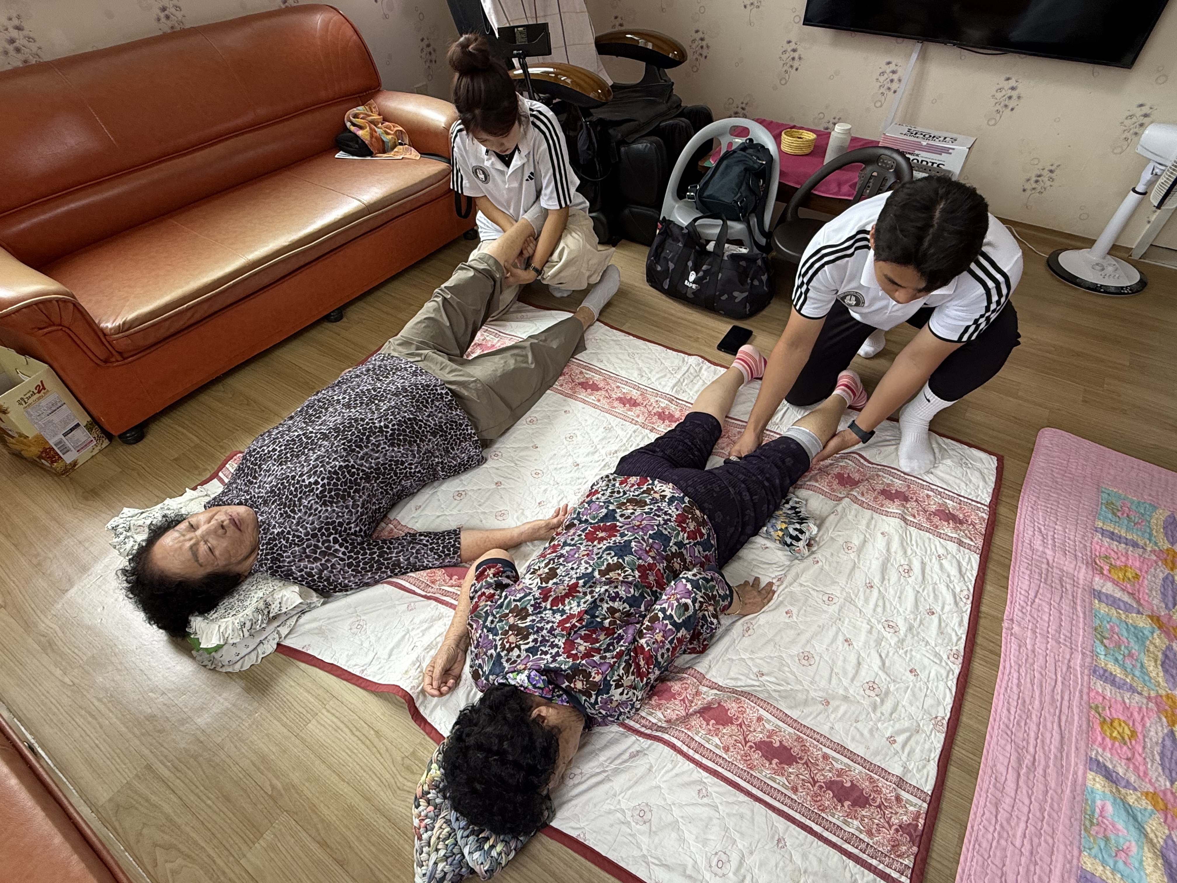 전북대 스포츠과학과 재활분과, 2025년 9월 19일 금암노인복지관서 스포츠마사지&middot;테이핑 봉사 &mdash; 노인복지관과의 상호협력 기반 지속 활동 3번째 첨부파일 이미지