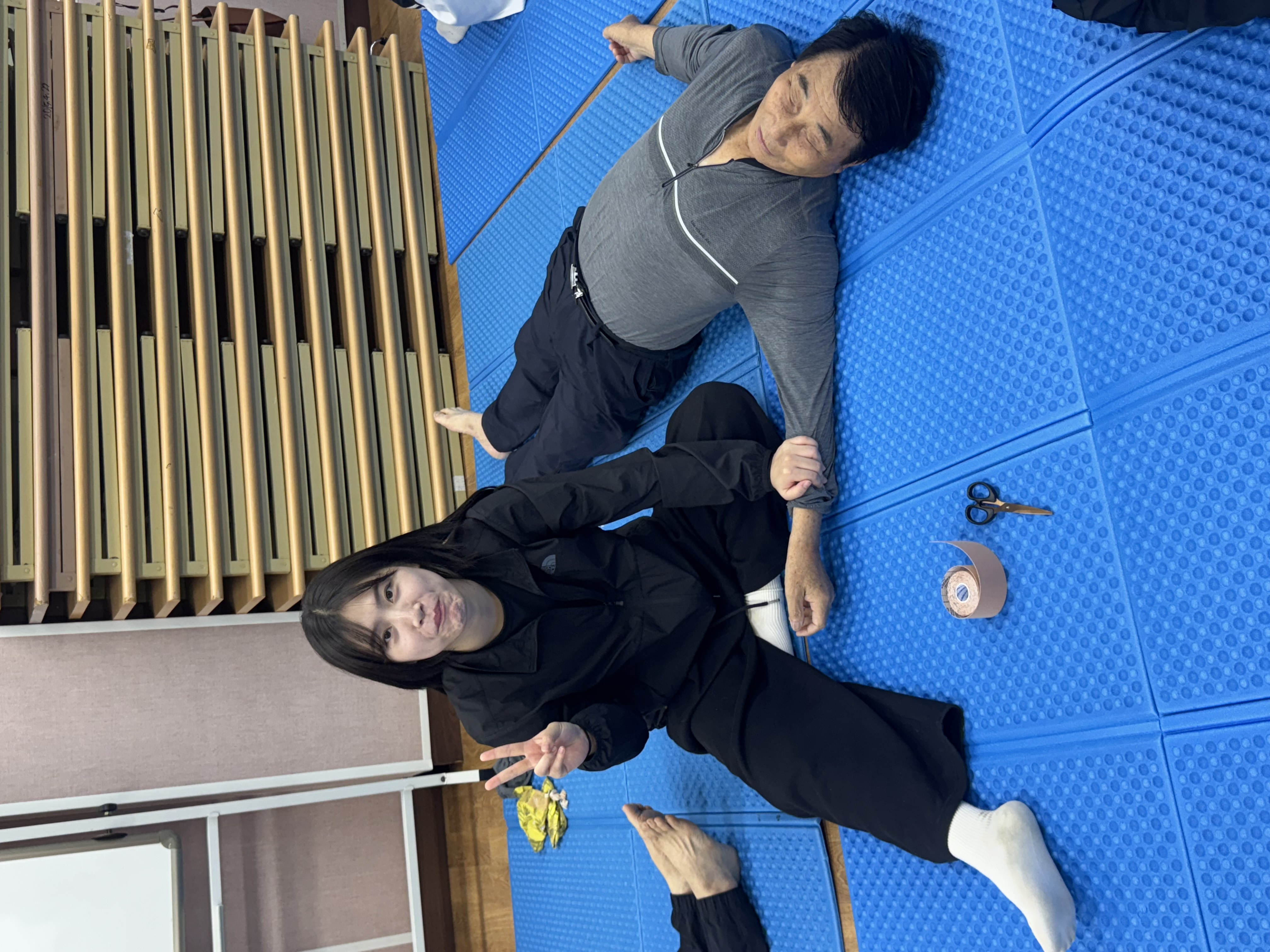 스포츠과학과 재활분과, 2025년 10월 16일 금암노인복지관서 스포츠마사지·테이핑 봉사 진행 — 지역사회 실천형 교육의 장 확대 12번째 첨부파일 이미지