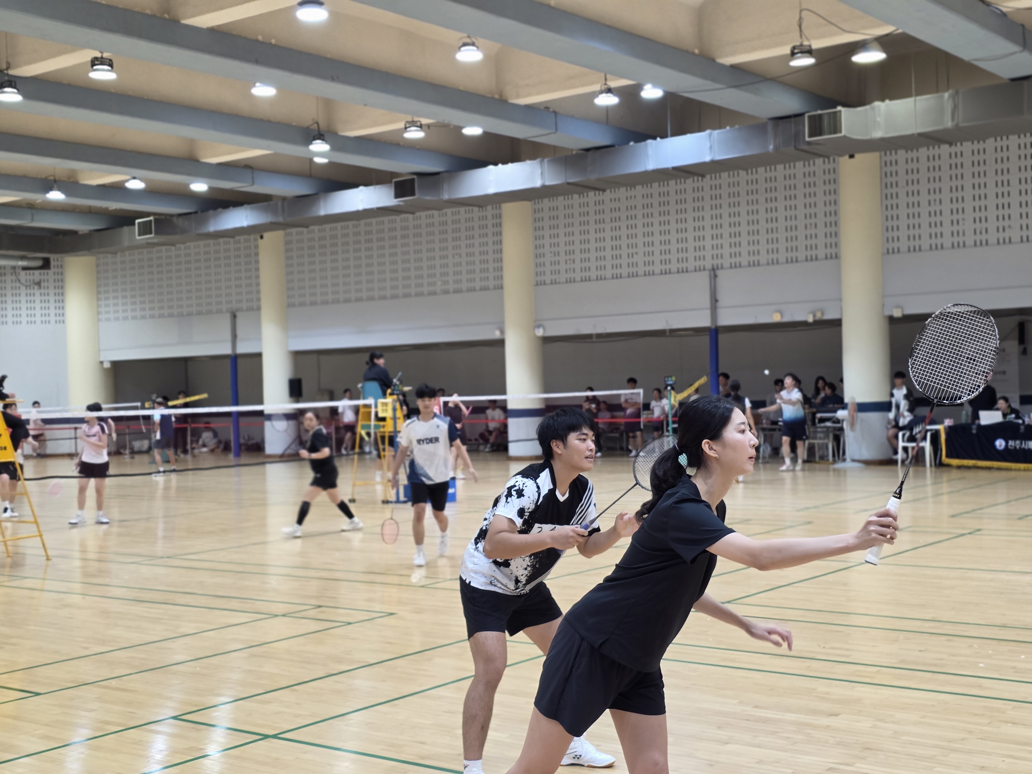 전북대 스포츠과학과, 배드민턴 분과활동: 제17회 전주한옥마을 전국배드민턴대회 4번째 첨부파일 이미지