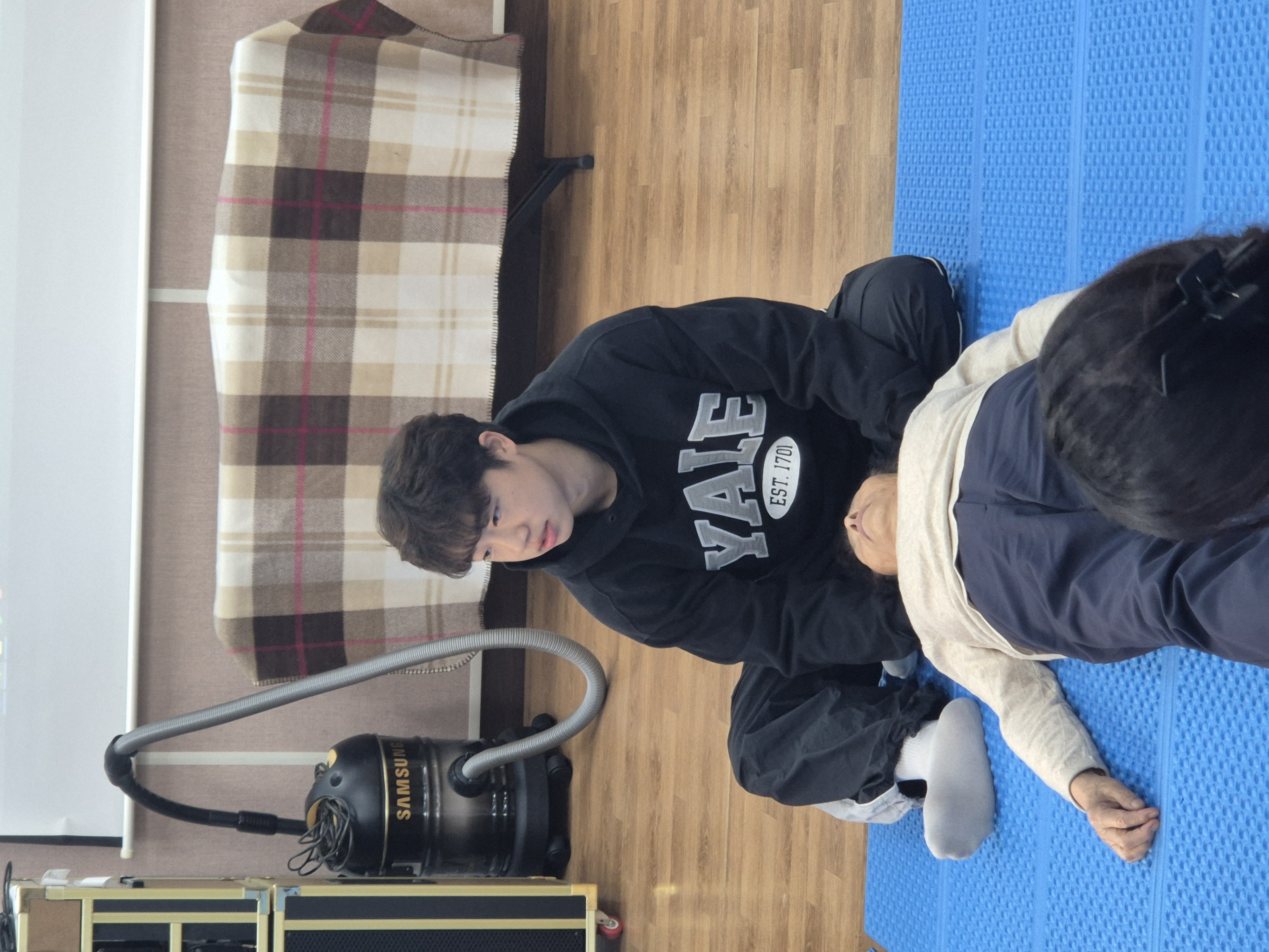 스포츠과학과 재활분과, 2025년 10월 23일 금암노인복지관서 스포츠마사지·테이핑 봉사 진행 — 지역사회 건강증진 프로그 7번째 첨부파일 이미지