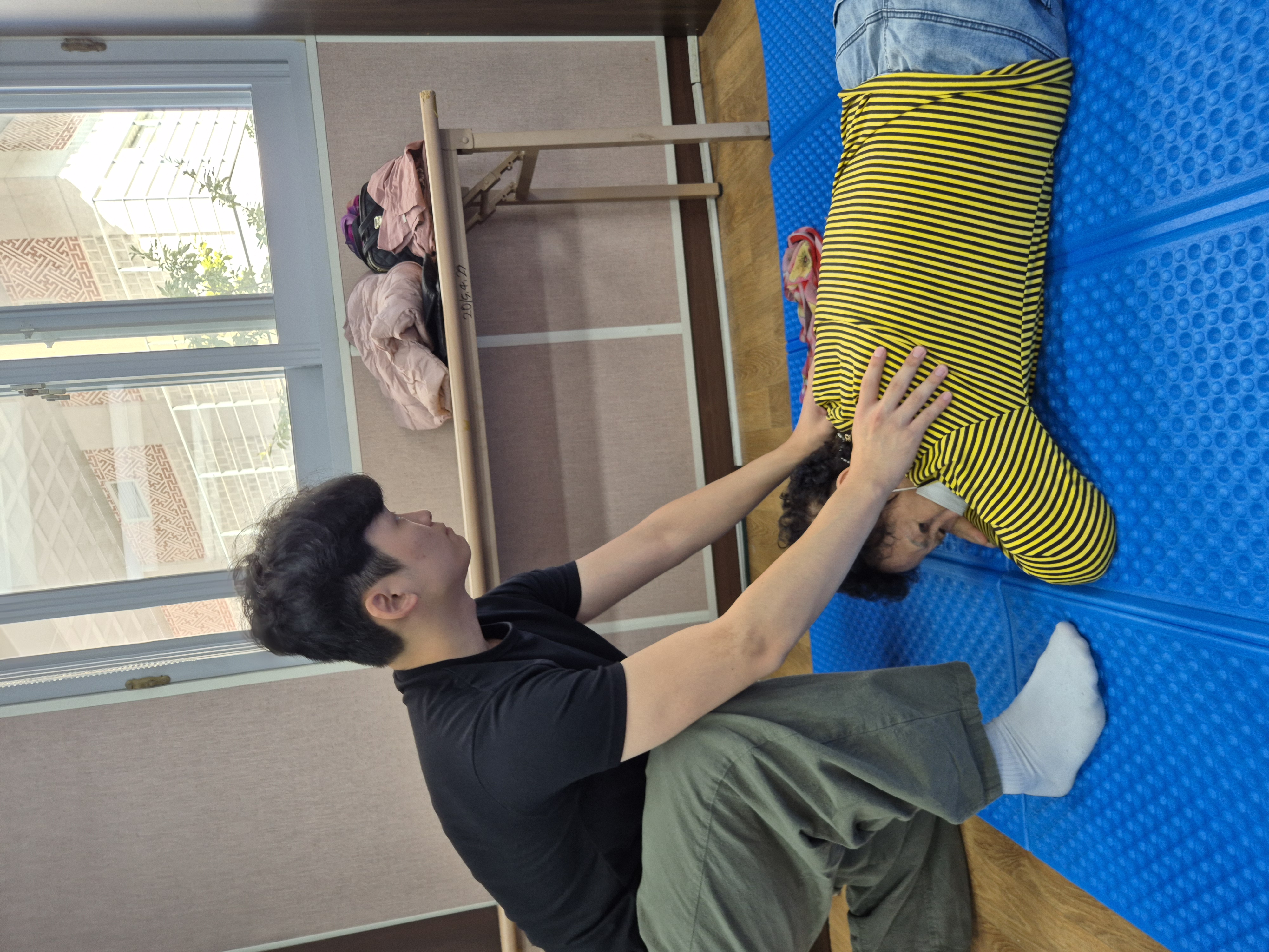 스포츠과학과 재활분과, 2025년 10월 23일 금암노인복지관서 스포츠마사지·테이핑 봉사 진행 — 지역사회 건강증진 프로그 10번째 첨부파일 이미지