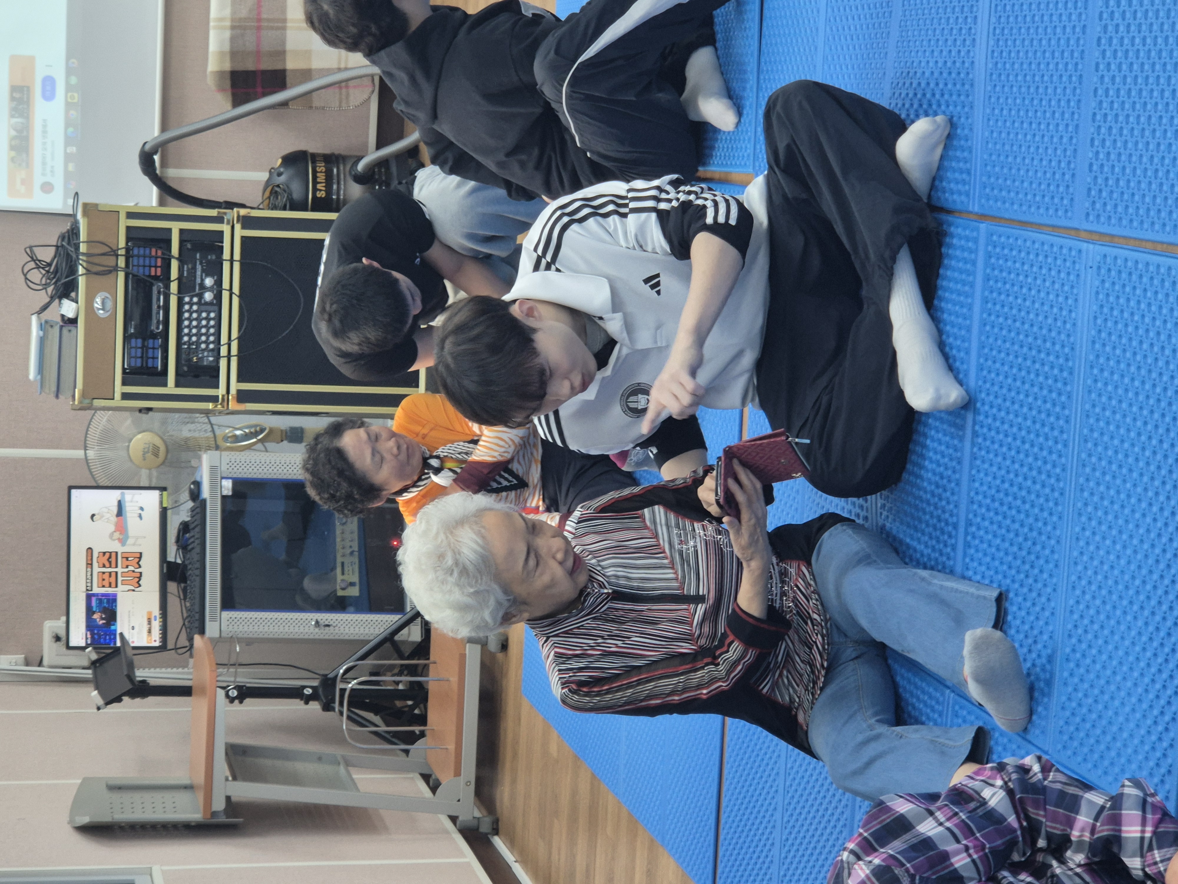 스포츠과학과 재활분과, 2025년 10월 23일 금암노인복지관서 스포츠마사지·테이핑 봉사 진행 — 지역사회 건강증진 프로그 11번째 첨부파일 이미지