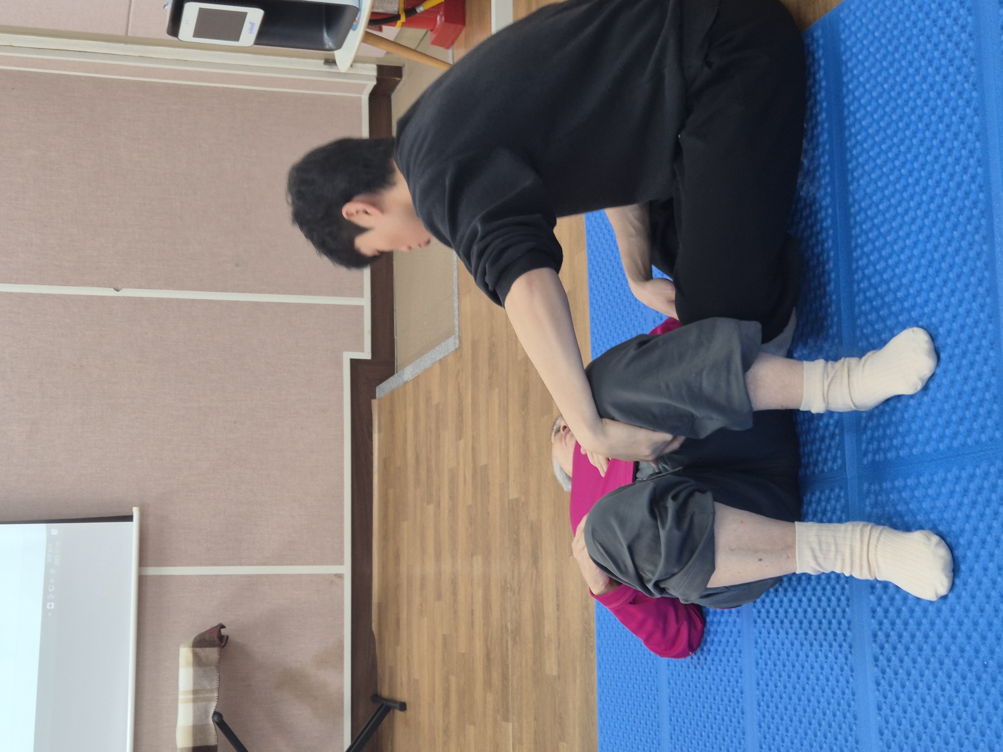 전북대학교 스포츠과학과 재활분과, 2025년 11월 13일 복지관서 스포츠마사지·테이핑 봉사 진행 4번째 첨부파일 이미지