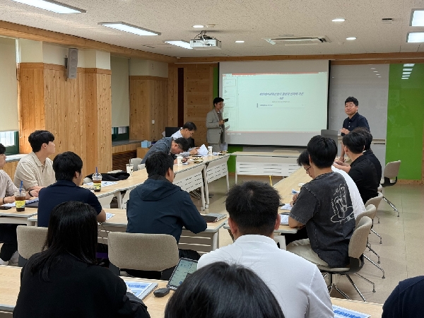 스포츠과학과에서는 5월 28일, 대학원 2차 세미나를 성공적으로 개최하였으며, 이를 기념하 대표이미지